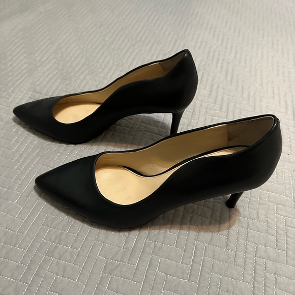 Vince Camuto High Heels Womens 9.5M/39.5 Black Leather Slip On - Picture 1 of 6